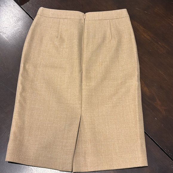 J. Crew No. 2 Pencil Skirt 100% Wool Camel/Tan Size 00 - Picture 3 of 5
